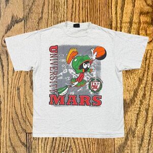 Vintage 90’s Marvin the Martian Looney Tunes College Basketball T Shirt